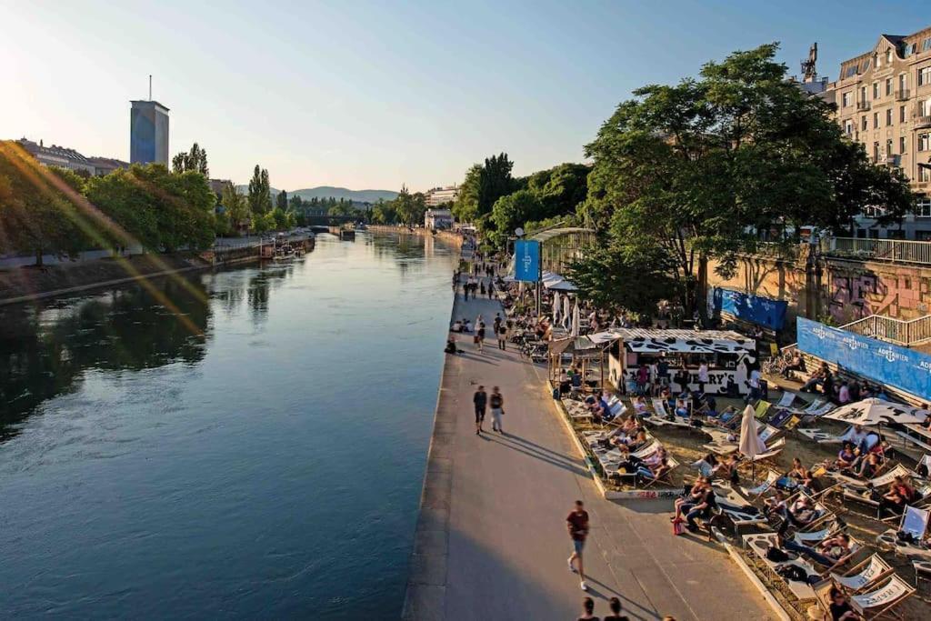 Smart Apt Mit Balkon Am Augarten Park Naehe Zentrum Vienna Esterno foto